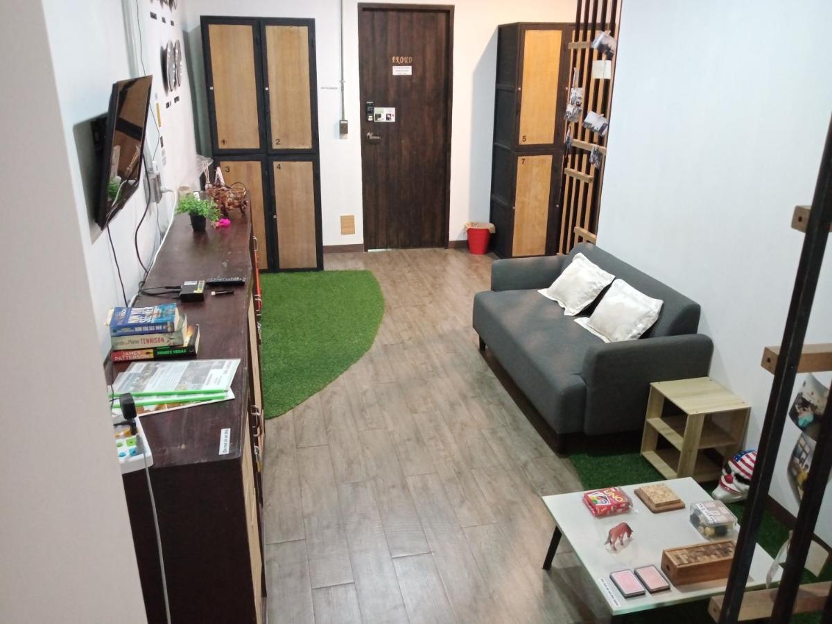 Feel Good Bangkok Hostel Екстериор снимка