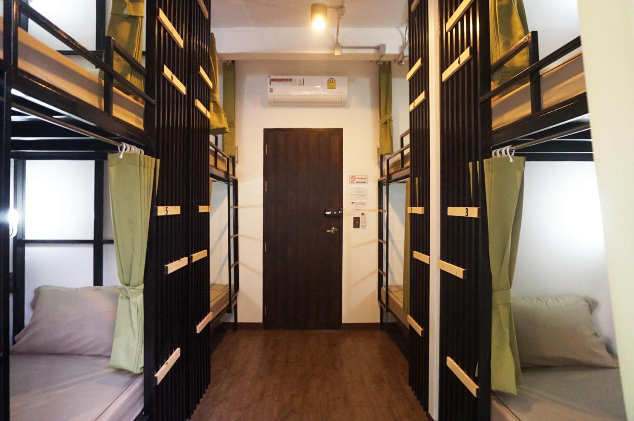 Feel Good Bangkok Hostel Екстериор снимка