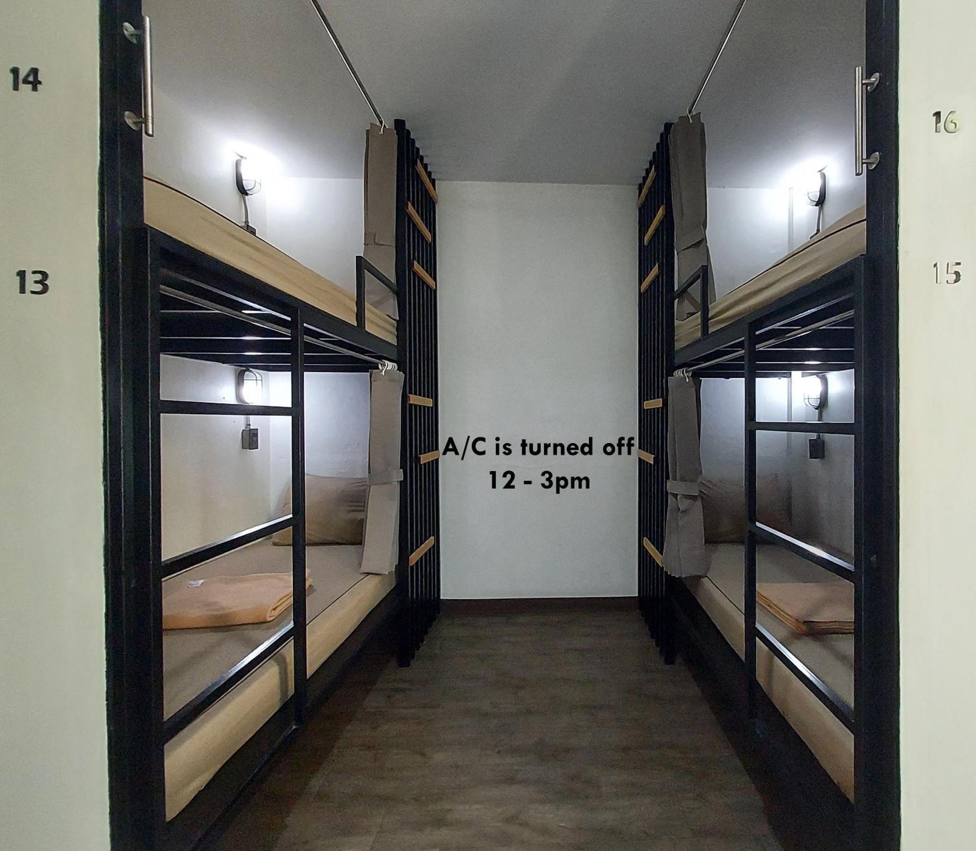 Feel Good Bangkok Hostel Екстериор снимка