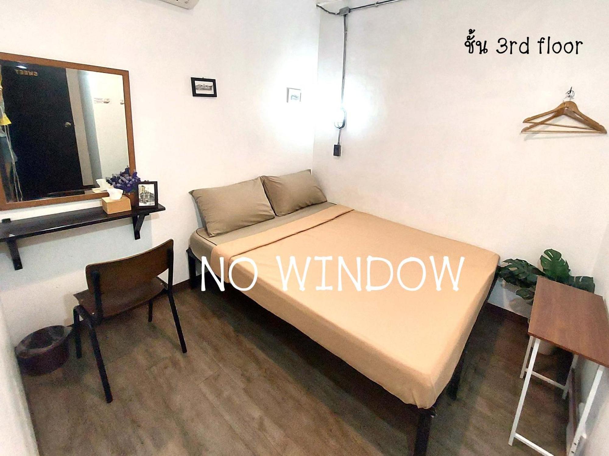 Feel Good Bangkok Hostel Екстериор снимка