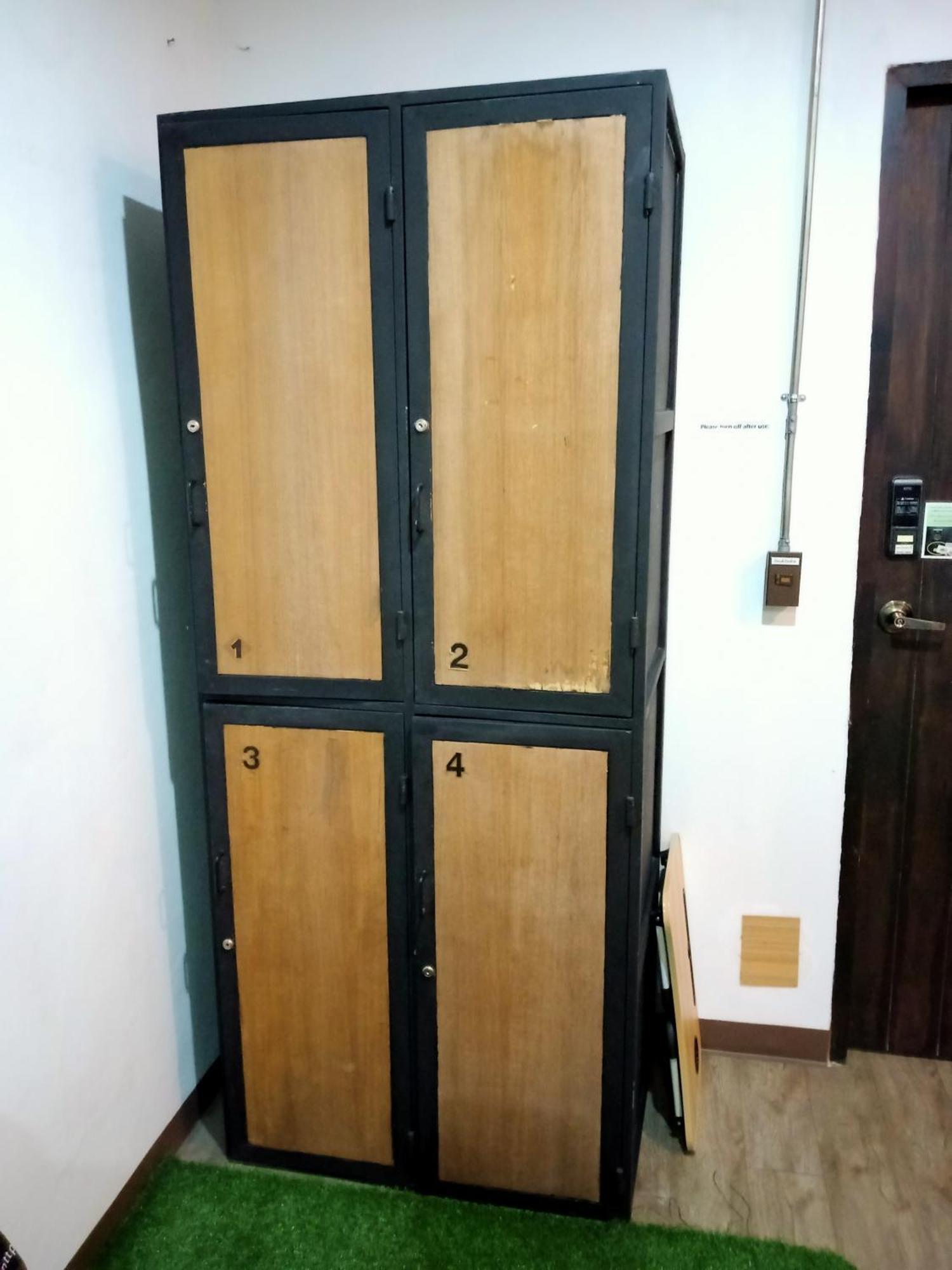 Feel Good Bangkok Hostel Екстериор снимка