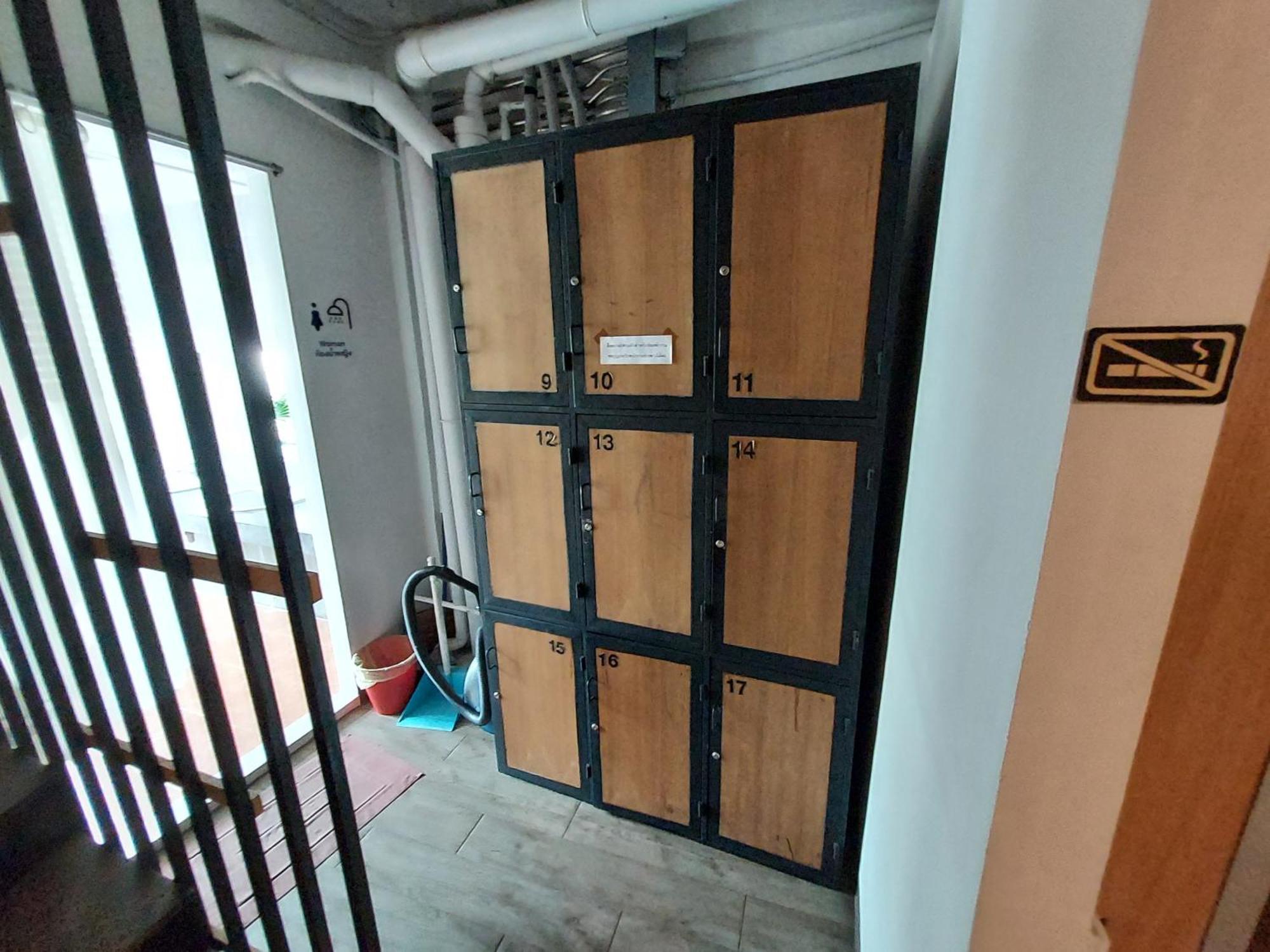 Feel Good Bangkok Hostel Екстериор снимка