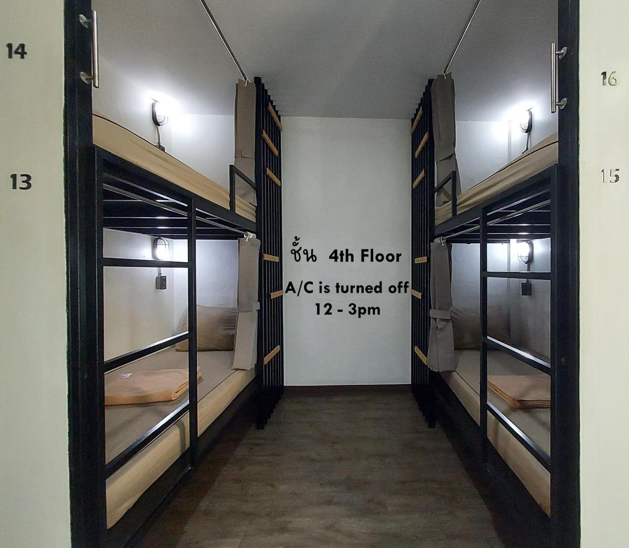 Feel Good Bangkok Hostel Екстериор снимка
