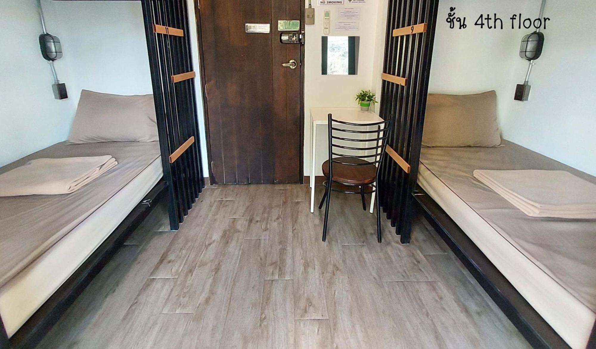 Feel Good Bangkok Hostel Екстериор снимка