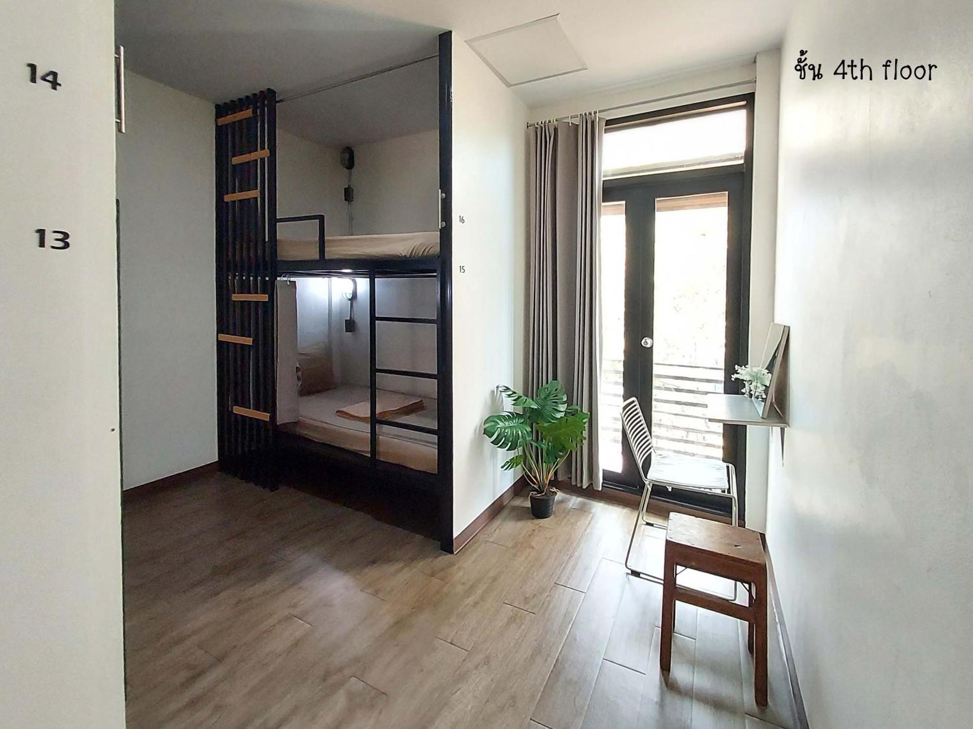 Feel Good Bangkok Hostel Екстериор снимка