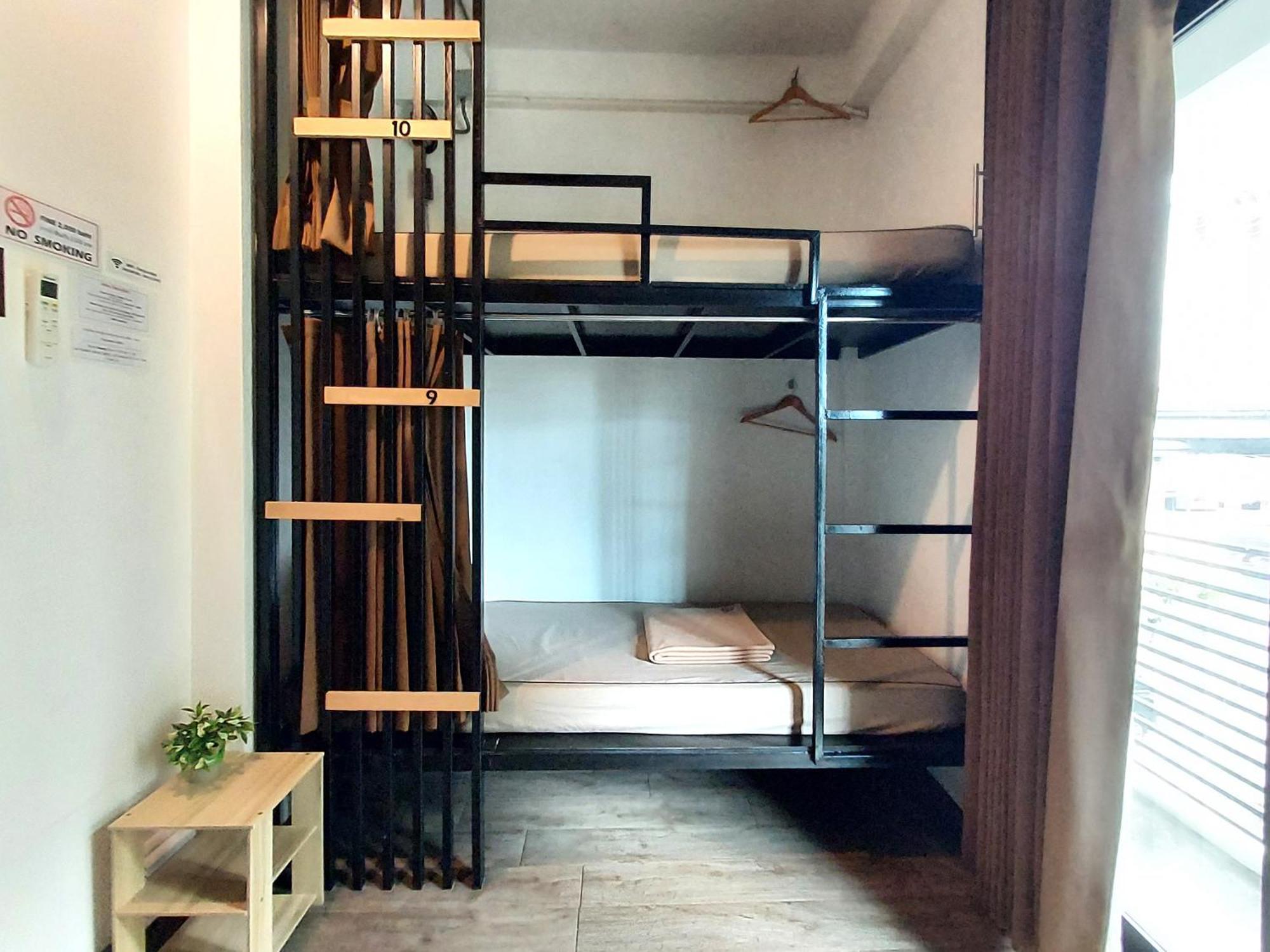Feel Good Bangkok Hostel Екстериор снимка