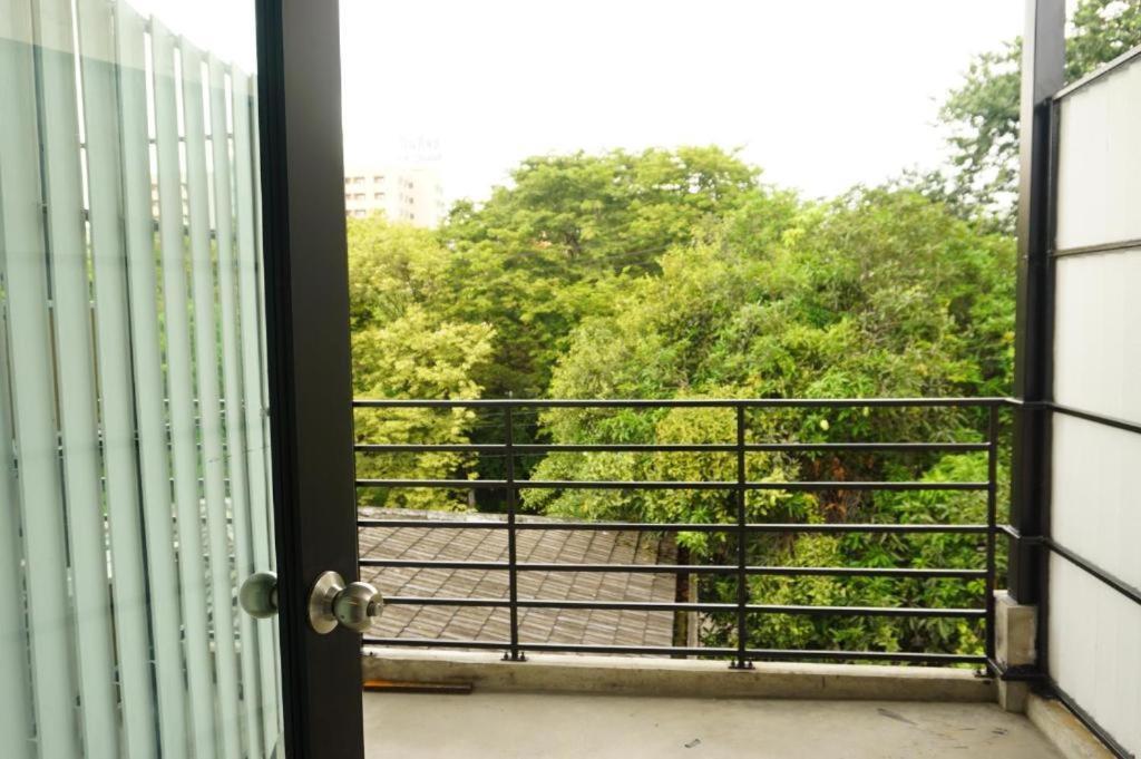 Feel Good Bangkok Hostel Екстериор снимка
