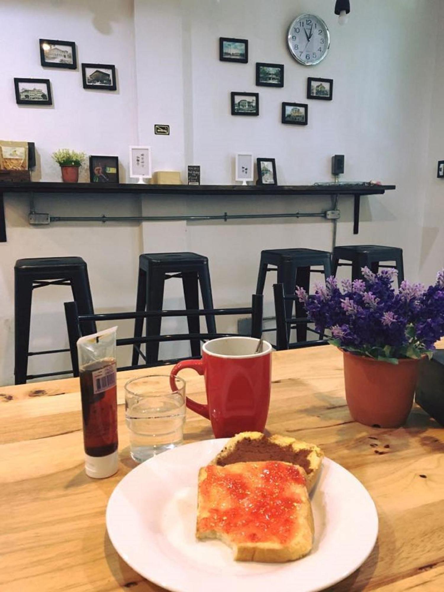 Feel Good Bangkok Hostel Екстериор снимка